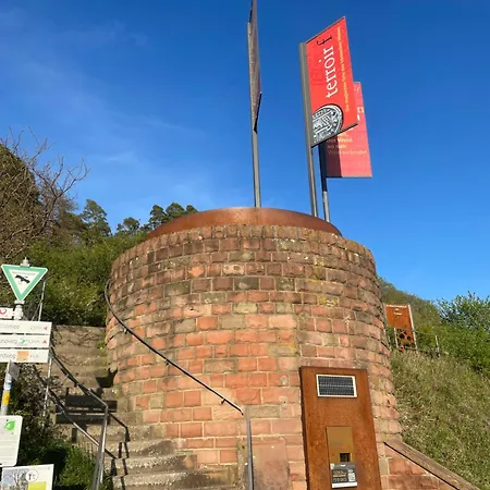 Fraenkisches Nest Am Schwanberg Fuer 2-4 Personen - In Der Naehe Aller Weingueter, Knauf Gips Kg Und Connekt *